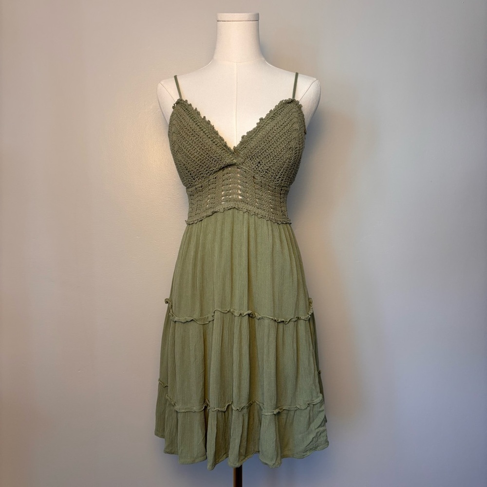 Blashe Crochet Bodice Sweetheart Neck Tiered Midi-length Tie Back Dress.